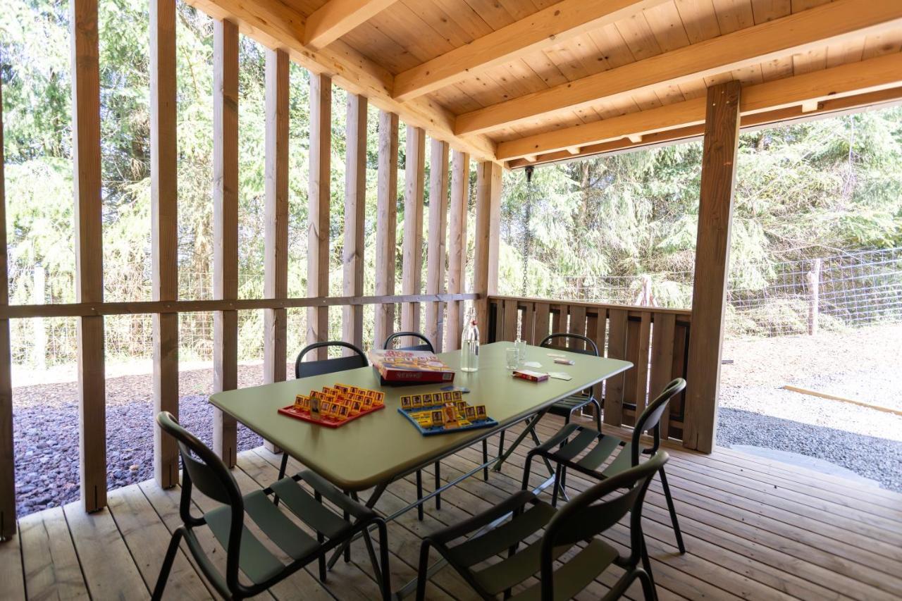 Hotel - Lodges De Lemptegy Saint-Ours  Bagian luar foto