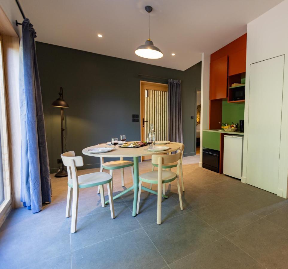 Hotel - Lodges De Lemptegy Saint-Ours  Bagian luar foto